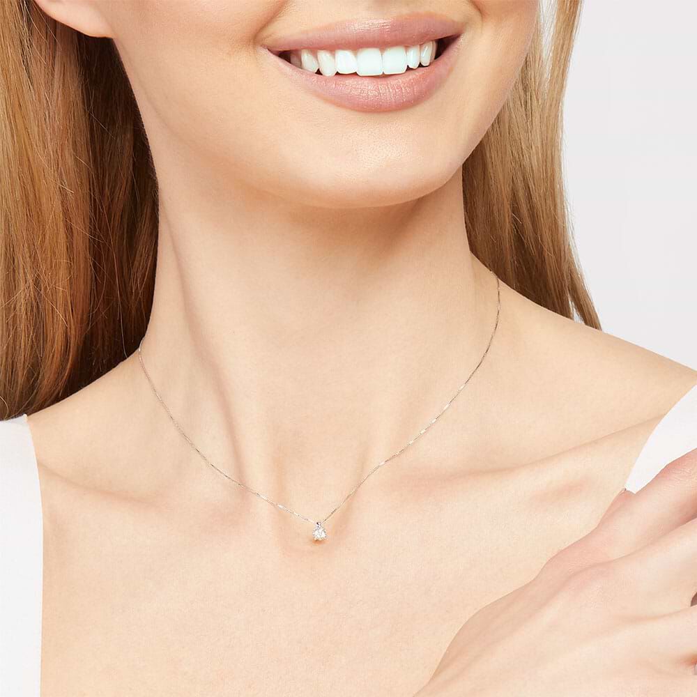 Collana con sale diamante punto luce